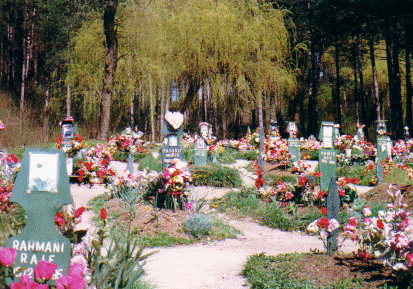 Tuzla 1997 ; cimetire des victimes du 25/05/1995 ; photo de Patrick Simon